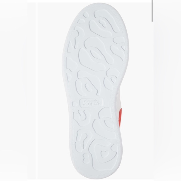 BNIB Unisex Alexander McQueen Oversized Sneaker White and Red size 5.5 - Picture 6 of 7